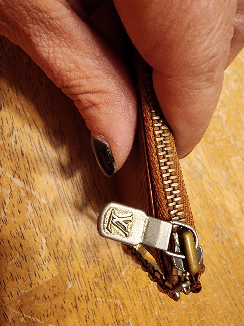 authentic Louis Vuitton Epi Leather Pochette Cles In Kenya Fawn - Picture 4 of 16
